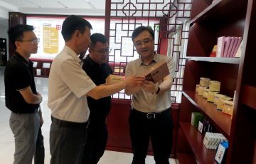 濟源市科學院組織廣東藥科大學肖雪教授到河南光明醫(yī)藥科技有限公司對接交流
